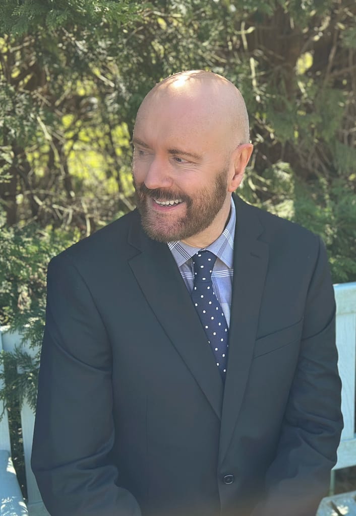 Expert Celebrants Available In Wiltshire And Somerset Providing Tailored Ceremonies for Weddings And Funerals.